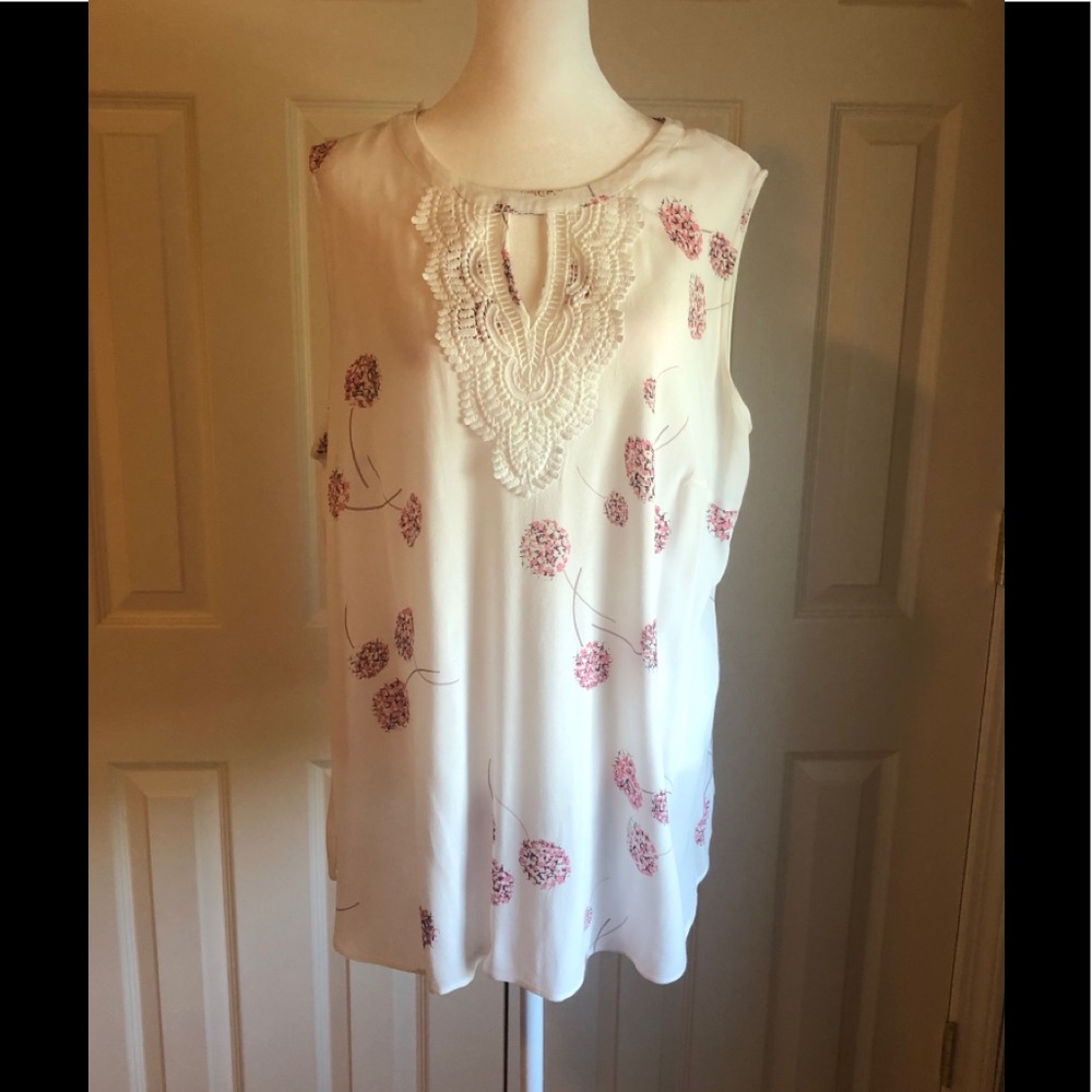 Women’s sleeveless top